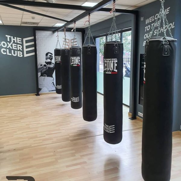 Funda Protectora Para Saco De Boxeo - Impermeable, Antipolvo Y Con Cordón De Sujeción | Ideal Para Interior Y Exterior, Color Negro